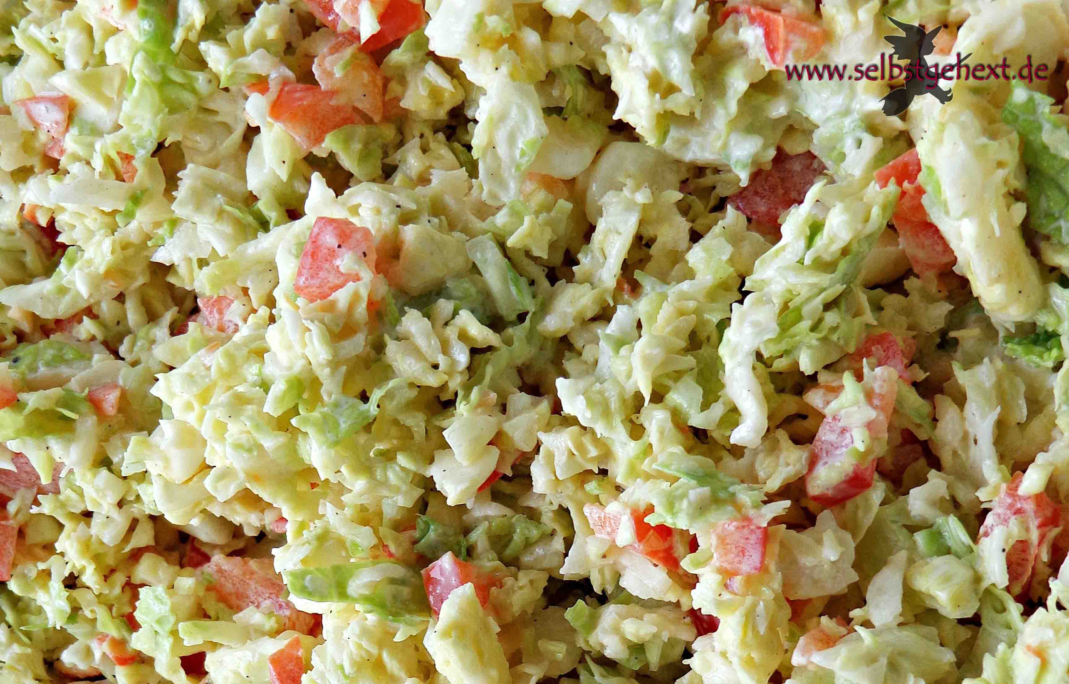 Wirsingsalat mit Tomaten, Apfel und Ananas | Einfach selbstgehext!