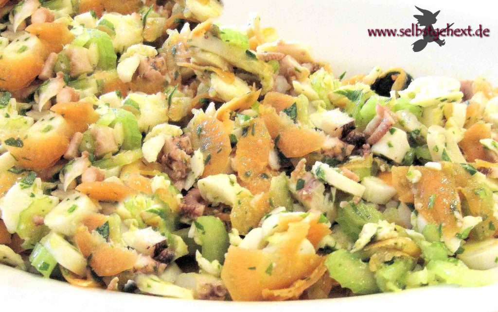 Was koche ich heute? Sellerie-Haselnuss-Salat mit geräuchertem Lachs ...