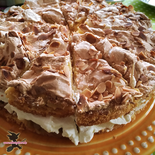 Omas Stachelbeer-Baiser-Torte