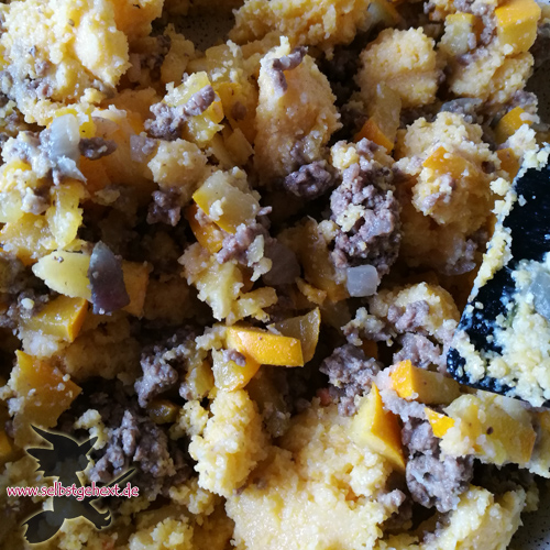 Zucchini-Hack-Polenta-Pfanne